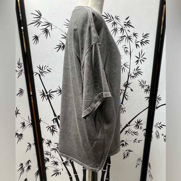 🐝 Aaliyah More Than A Woman Gray Stonewash Tee T-shirt - Picture 2 of 4